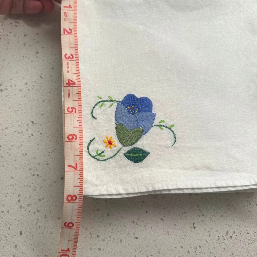 Vintage 1940s Floral Tablecloth and Napkins Set, Large 95